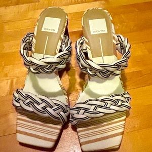 NWOT Dolce Vita sandals
